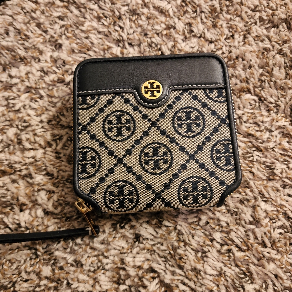 T MONOGRAM JACQUARD BI-FOLD WALLET